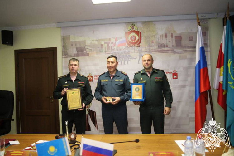 Делегация из Казахстана посетила Пермский военный институт Росгвардии