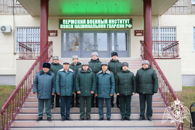 Делегация из Казахстана посетила Пермский военный институт Росгвардии