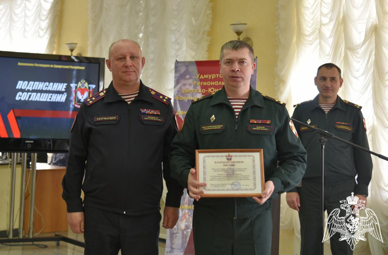 Начальник военного института полковник Филипп Сиволапов принял участие в торжественном мероприятии, посвященном принятию клятвы кадетами движения «Гвардейская смена» Удмуртской Республики