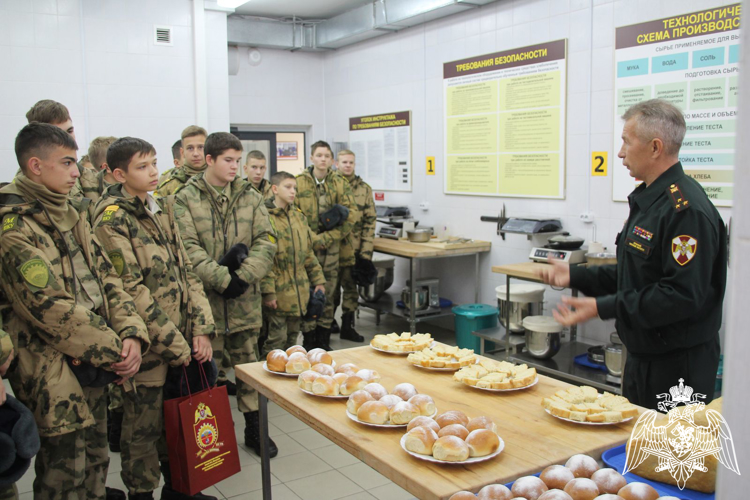 Профориентационная экскурсия для кадет в Пермском военном институте войск национальной гвардии Российской Федерации
