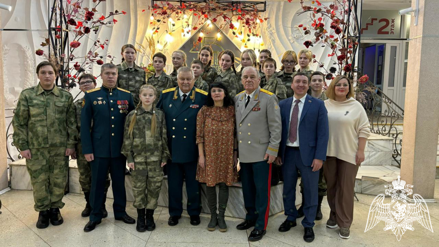 В Пермском военном институте Росгвардии прошли торжественные мероприятия, посвященные празднованию 43 годовщины со дня образования учебного заведения