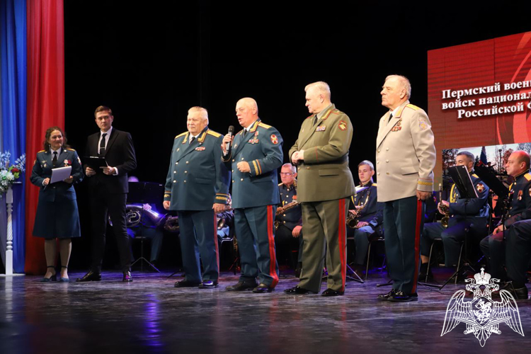 В Пермском военном институте Росгвардии прошли торжественные мероприятия, посвященные празднованию 43 годовщины со дня образования учебного заведения