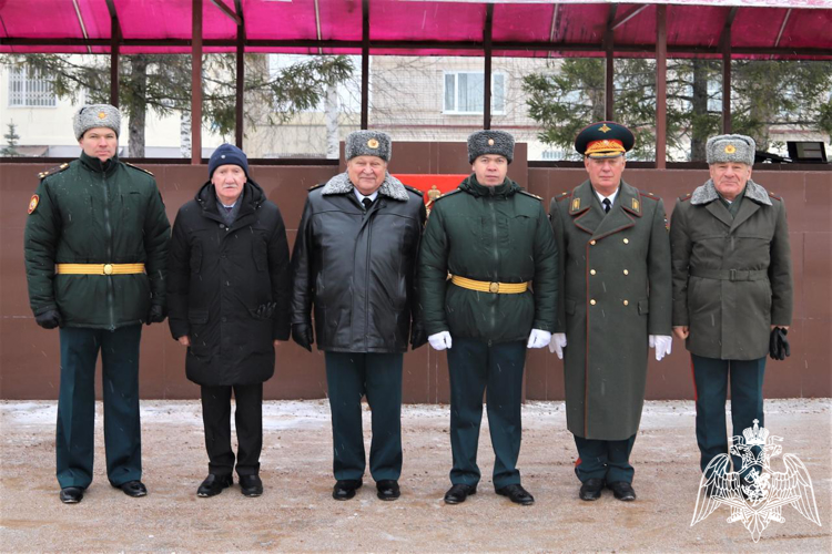 В Пермском военном институте Росгвардии прошли торжественные мероприятия, посвященные празднованию 43 годовщины со дня образования учебного заведения