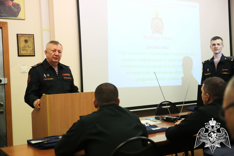 В Пермском военном институте началось обучение офицеров специальной связи, прибывших на повышение квалификации