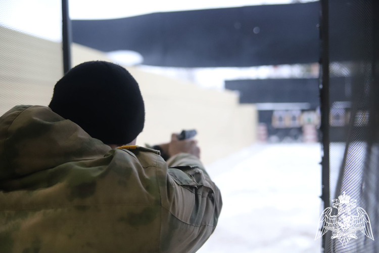 В Пермском военном институте прошел чемпионат по служебному двоеборью среди переменного состава