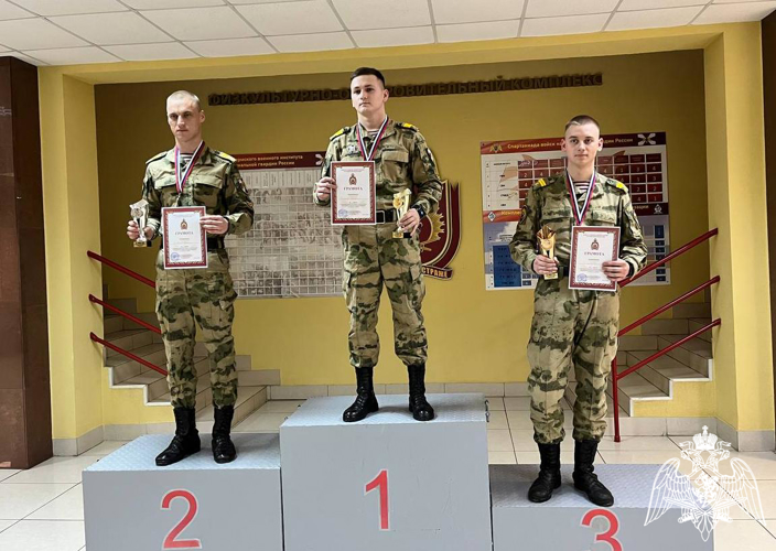 В Пермском военном институте прошел чемпионат среди переменного состава по стрельбе из боевого ручного стрелкового оружия