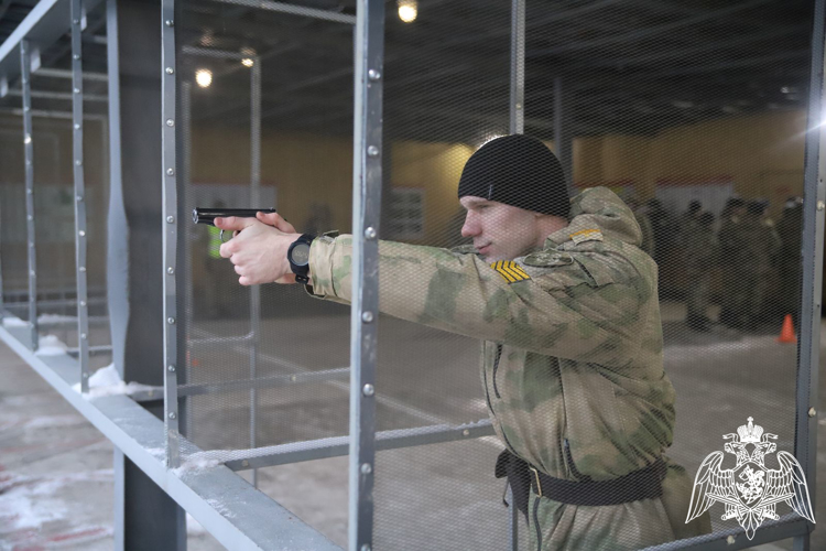 В Пермском военном институте прошел чемпионат по служебному двоеборью среди переменного состава
