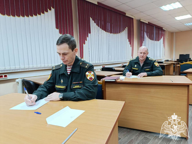 В адъюнктуре (очного и заочного обучения) с адъюнктами 2 курса заочного обучения и соискателями ученой степени кандидата наук проведен кандидатский экзамен по истории и философии науки