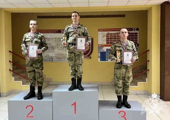 В Пермском военном институте прошел чемпионат среди переменного состава по стрельбе из боевого ручного стрелкового оружия