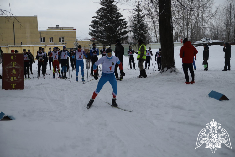 В Пермском военном институте прошел чемпионат по служебному двоеборью среди переменного состава