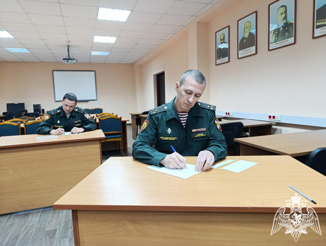 В адъюнктуре (очного и заочного обучения) с адъюнктами 2 курса заочного обучения и соискателями ученой степени кандидата наук проведен кандидатский экзамен по истории и философии науки