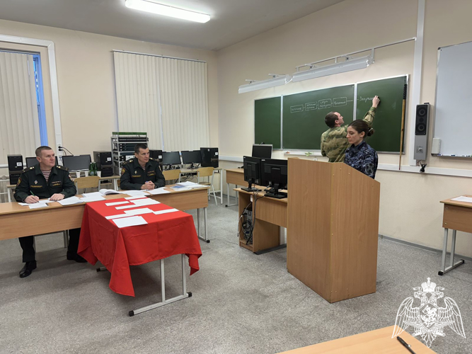 В Пермском военном институте слушатели курсов повышения квалификации прошли обучение и успешно сдали междисциплинарный экзамен