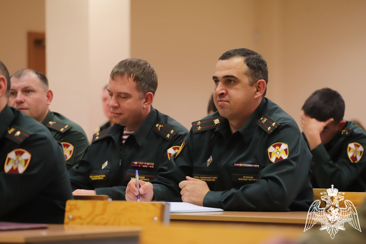 Проведение круглого стола в Пермском военном институте