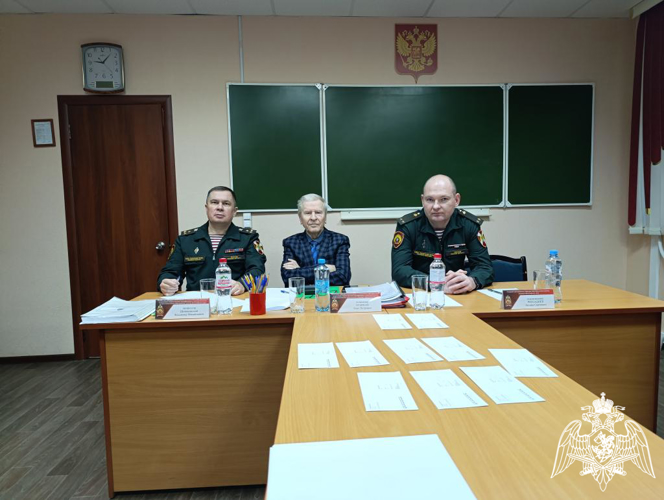 В адъюнктуре (очного и заочного обучения) с адъюнктами 2 курса заочного обучения и соискателями ученой степени кандидата наук проведен кандидатский экзамен по истории и философии науки