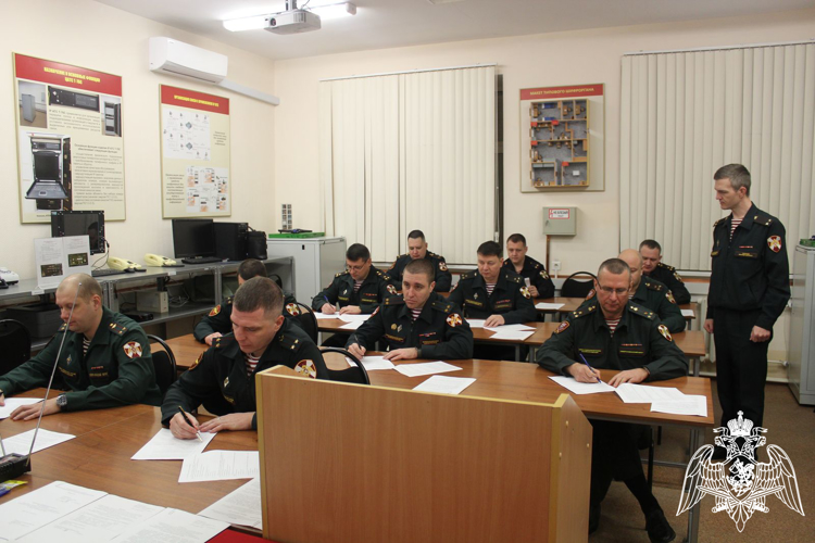 В Пермском военном институте слушатели курсов повышения квалификации прошли обучение и успешно сдали итоговую аттестацию