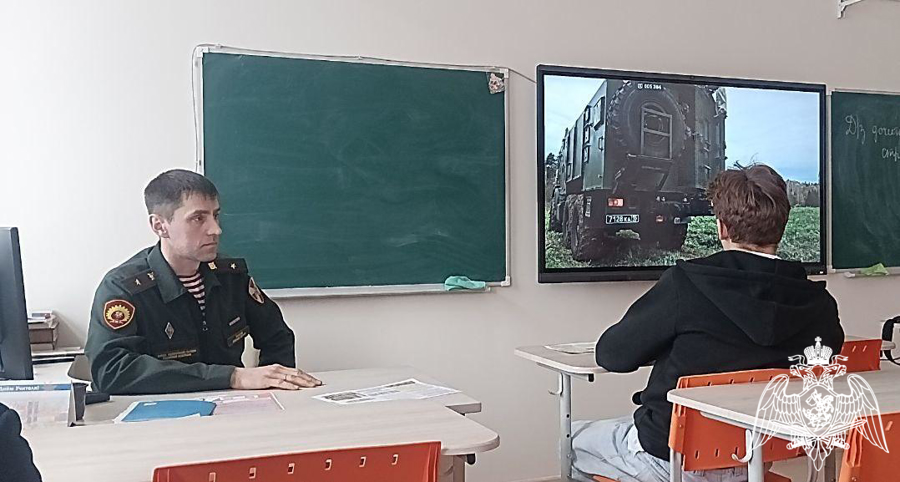 Офицеры факультета (связи) провели занятия с учащимися средних образовательных школ города Перми по военно-профессиональной ориентации