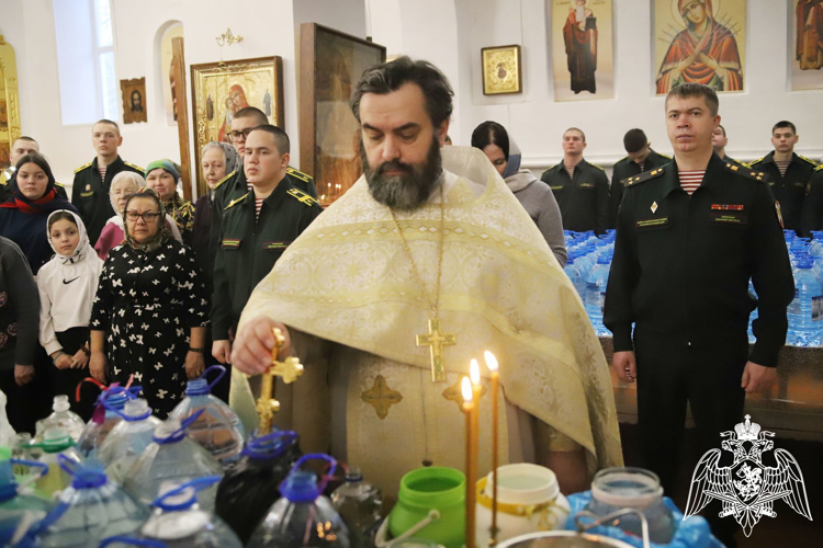 Военнослужащие Пермского военного института приняли участие в праздновании Крещения Господня