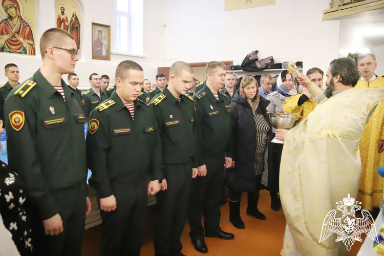 Военнослужащие Пермского военного института приняли участие в праздновании Крещения Господня
