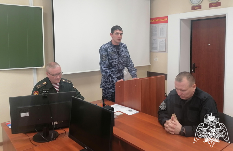 На кафедре эксплуатации автобронетанковой техники факультета (технического обеспечения) проведен круглый стол по теме «Наука и техника Росгвардии: перспективы и задачи»