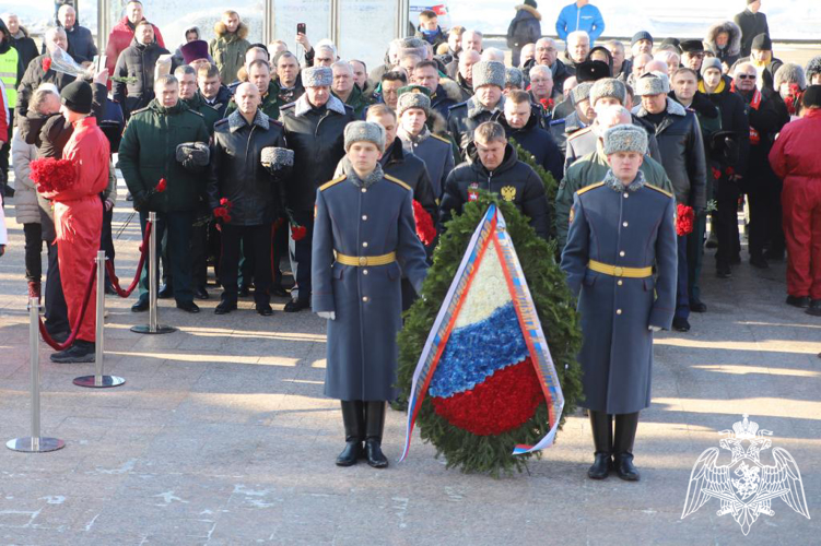 Военнослужащие Пермского военного института Росгвардии почтили память погибших защитников Отечества