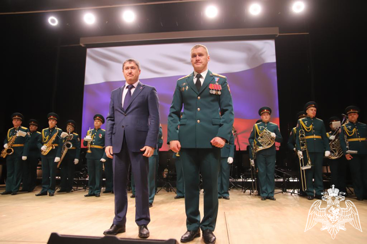 Военный оркестр Пермского военного института войск национальной гвардии Российской Федерации принял участие в праздничном концерте «Для СВОих»
