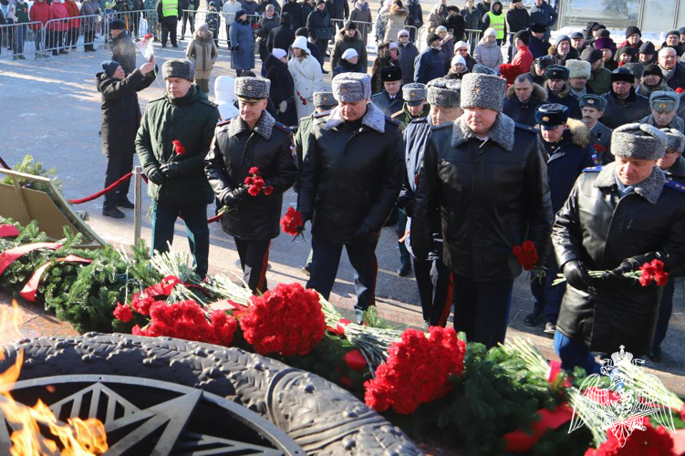 Военнослужащие Пермского военного института Росгвардии почтили память погибших защитников Отечества