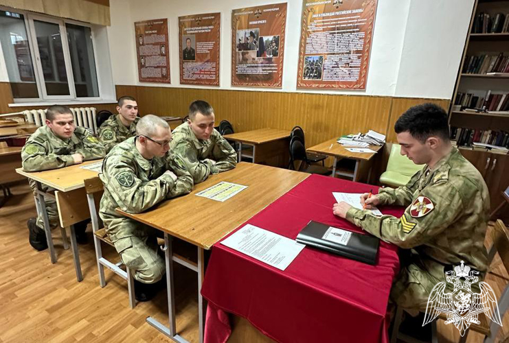 Курсанты факультета (связи) в ходе производственной практики провели занятия с учащимися образовательных учреждений и военнослужащими воинских частей по военно-профессиональной ориентации