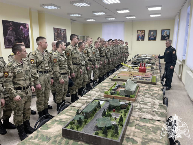 С курсантами факультета (тыла) проведено внеплановое заседание военно-научного кружка, посвященное Дню российской науки