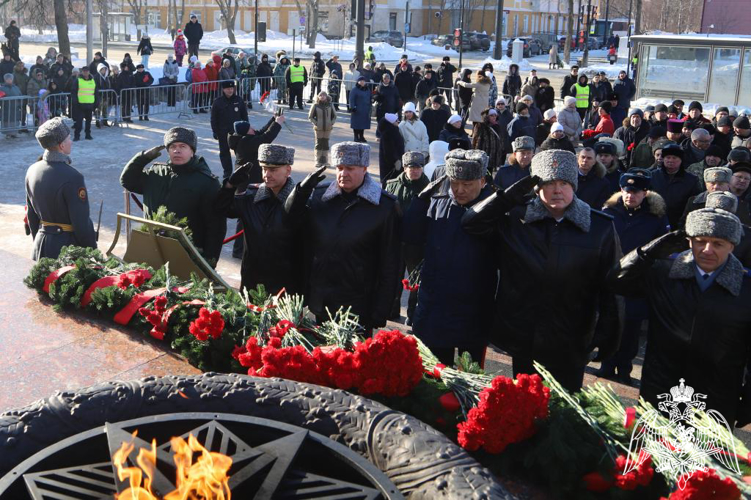 Военнослужащие Пермского военного института Росгвардии почтили память погибших защитников Отечества