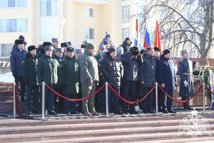 Военнослужащие Пермского военного института Росгвардии почтили память погибших защитников Отечества
