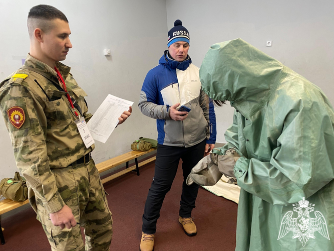 Военнослужащие Пермского военного института войск национальной гвардии приняли участие в обеспечении проведения традиционной военно-спортивной эстафеты «Ратник» на стадионе «Гайва» города Перми