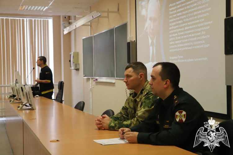 С постоянным составом Пермского военного института проведены занятия лекторами Российского общества «Знание» в рамках проекта «Знание. Государство»