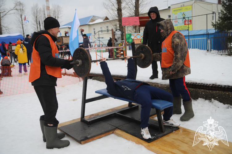 Военнослужащие Пермского военного института приняли участие в фестивале спорта «Всей семьей на старт»
