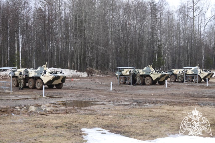 В Пермском военном институте курсанты выпускного курса приступили к сдаче экзамена по огневой подготовке