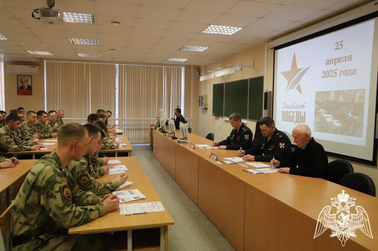 Военнослужащие Пермского военного института приняли участие в Международной акции «Диктант Победы»