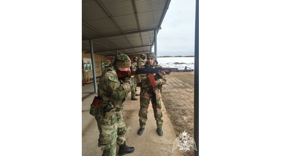 Проведение в Пермском военном институте с профессорско-преподавательским составом  сборов по тактико-огневой подготовке под руководством офицеров Главного управления подготовки войск (сил) ФС ВНГ РФ