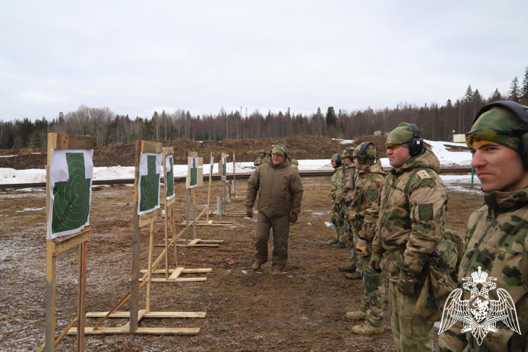 Проведение в Пермском военном институте с профессорско-преподавательским составом  сборов по тактико-огневой подготовке под руководством офицеров Главного управления подготовки войск (сил) ФС ВНГ РФ