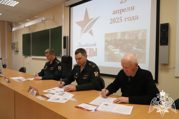 Военнослужащие Пермского военного института приняли участие в Международной акции «Диктант Победы»