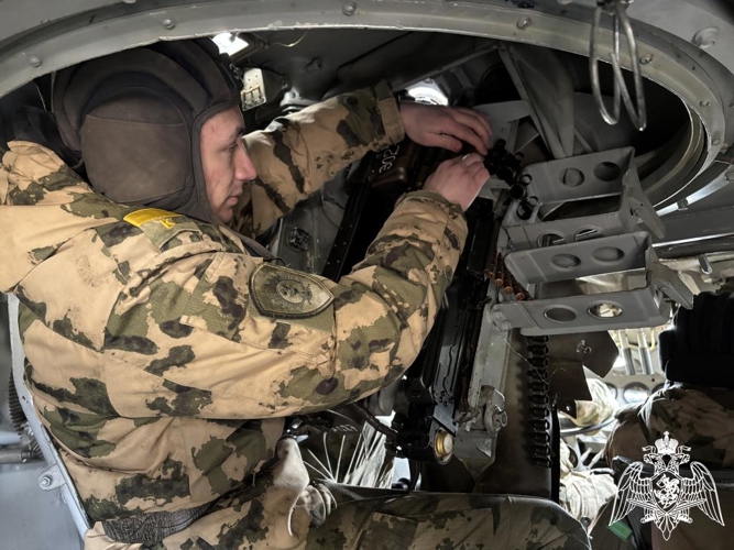 В Пермском военном институте курсанты выпускного курса приступили к сдаче экзамена по огневой подготовке