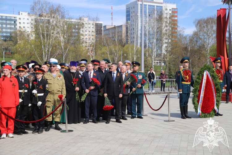 Начальник Пермского военного института Росгвардии  принял участие в церемонии возложения цветов и венков