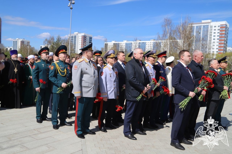 Начальник Пермского военного института Росгвардии  принял участие в церемонии возложения цветов и венков