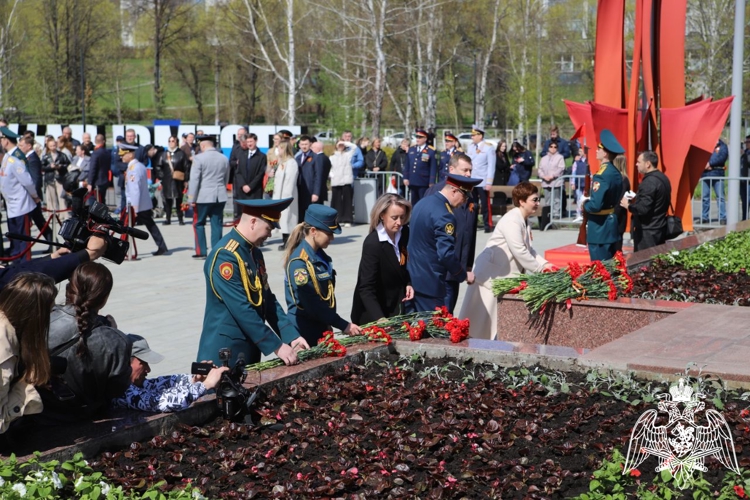 Начальник Пермского военного института Росгвардии  принял участие в церемонии возложения цветов и венков