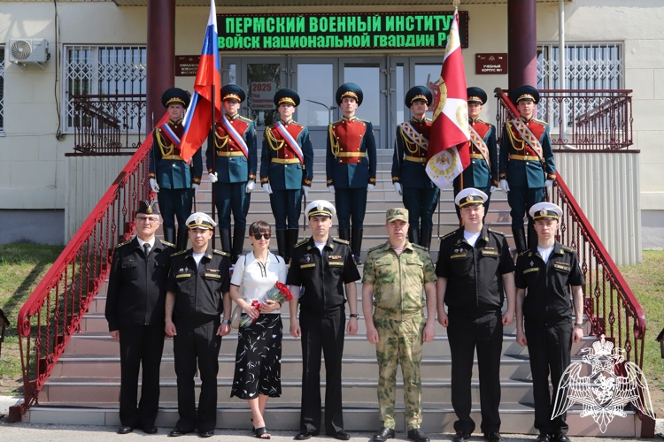 Пермский военный институт Росгвардии посетила делегация членов экипажа атомной подводной лодки «Пермь»
