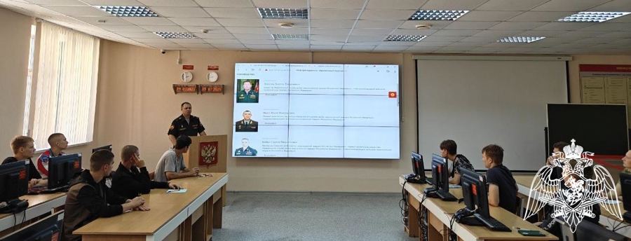 На факультете (связи) с абитуриентами проведено военно-политическое информирование