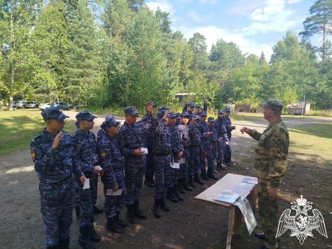 Военнослужащие факультета (связи) провели агитационно-пропагандистскую работу с воспитанниками Пермского президентского кадетского училища имени Героя России Ф. Кузьмина