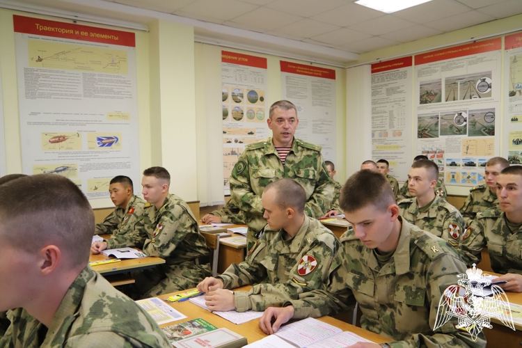 Проведение на кафедре огневой подготовки показного занятия