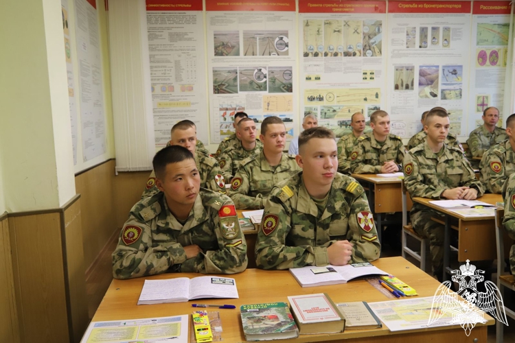 Проведение на кафедре огневой подготовки показного занятия