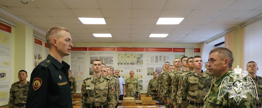 Проведение на кафедре огневой подготовки показного занятия