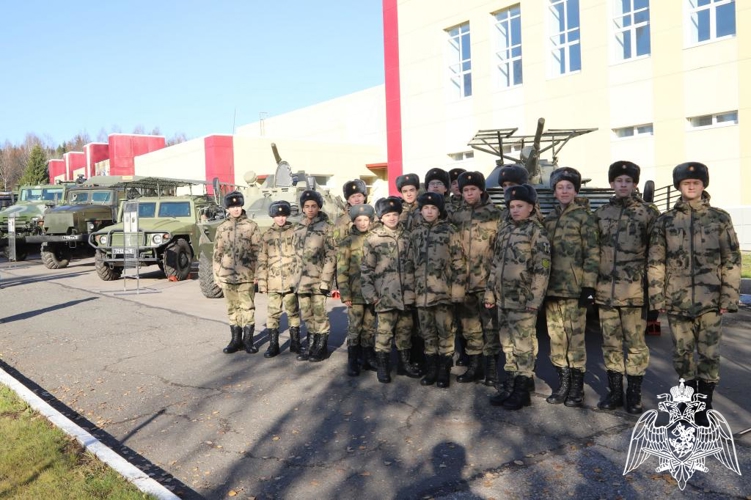 Пермский военный институт Росгвардии посетили кадеты Московского президентского кадетского училища имени М.А. Шолохова войск национальной гвардии Российской Федерации