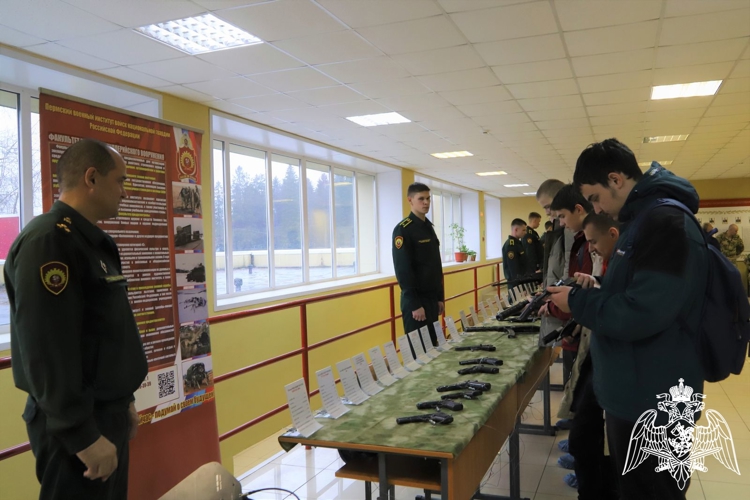 В Пермском военном институте проведен День призывника «Наша слава – Российская держава»